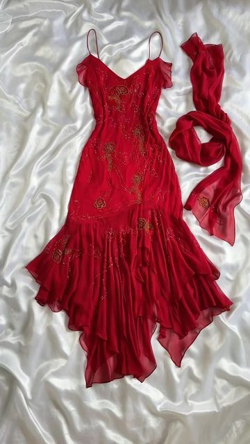 Charming Spaghetti Straps Red Chiffon Beaded Prom Dress Evening Dress SH1523