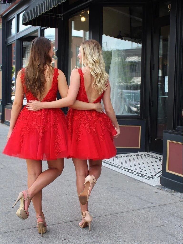 Red Lace Applique Beaded Homecoming Dresses V Neck Tulle Short Prom Dress SA1479